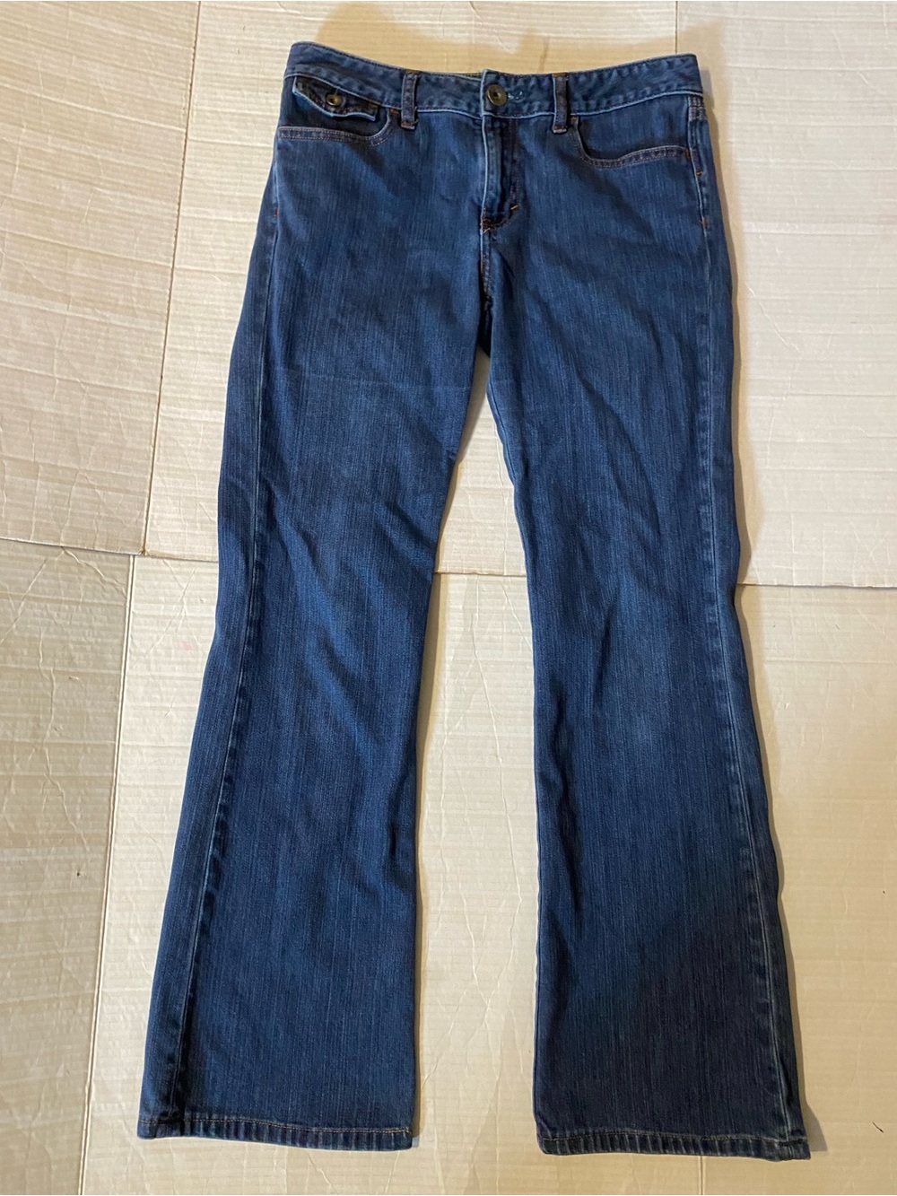 Banana Republic size 28 women’s boot cut blue jeans loose stitches